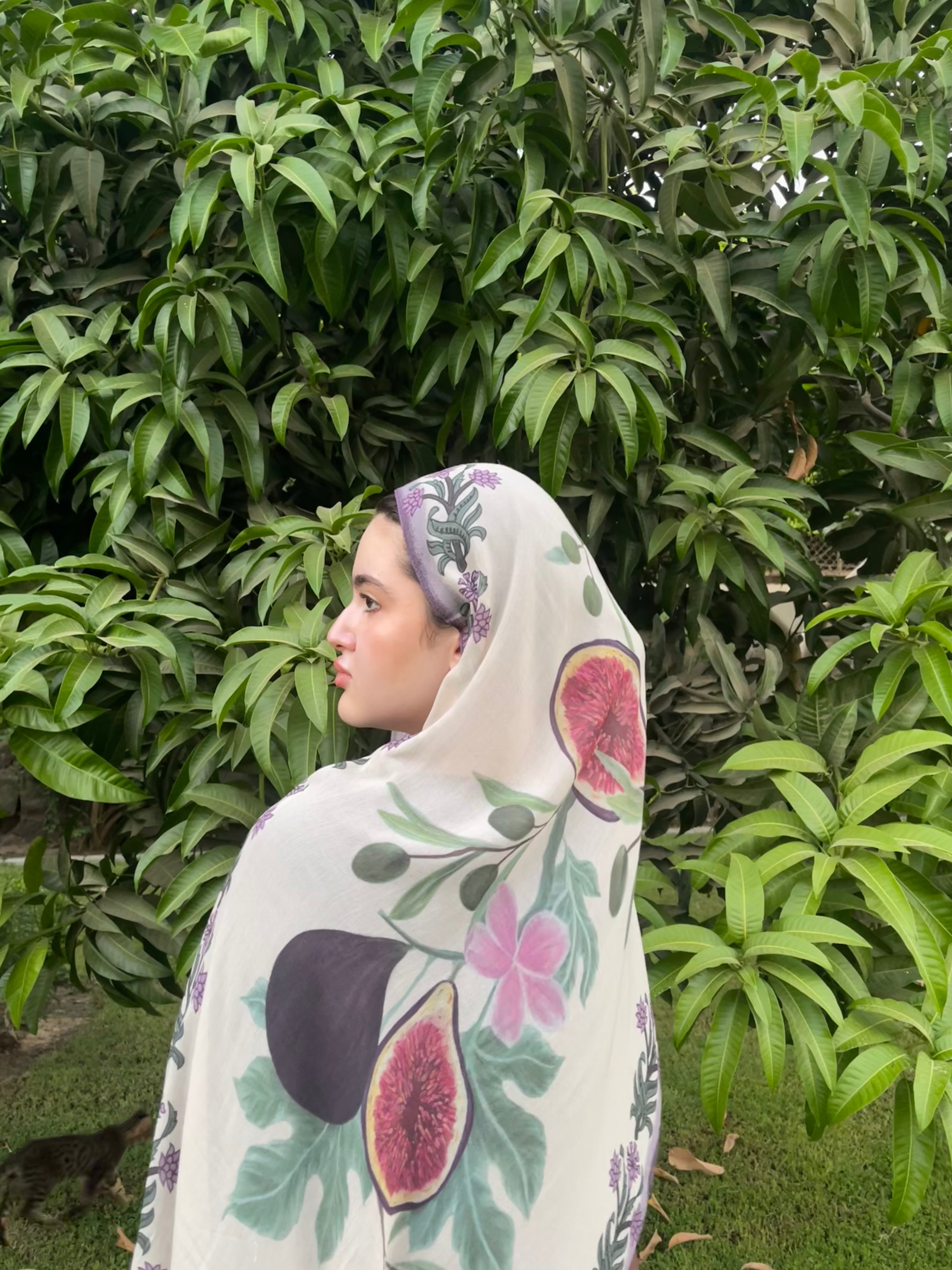 Teen and el zaytoon scarf